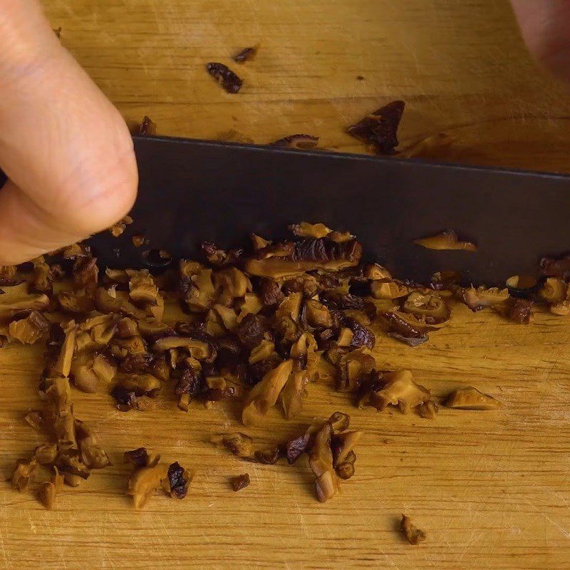 Step 1 Prepare the filling ingredients for the Dumplings (fried pastry) with meat filling using an air fryer