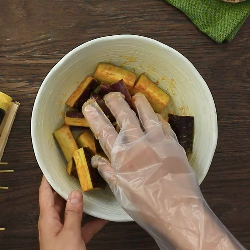 Step 1 Prepare ingredients and marinate eggplant Eggplant stewed with vegetarian tofu