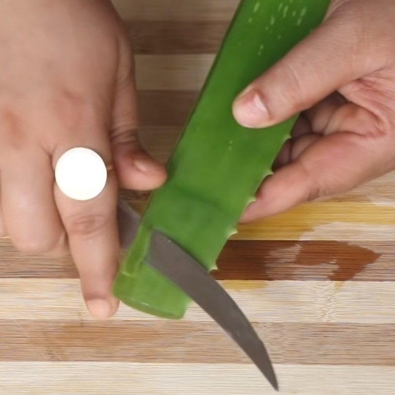 Step 1 Prepare the aloe vera Aloe Vera Juice