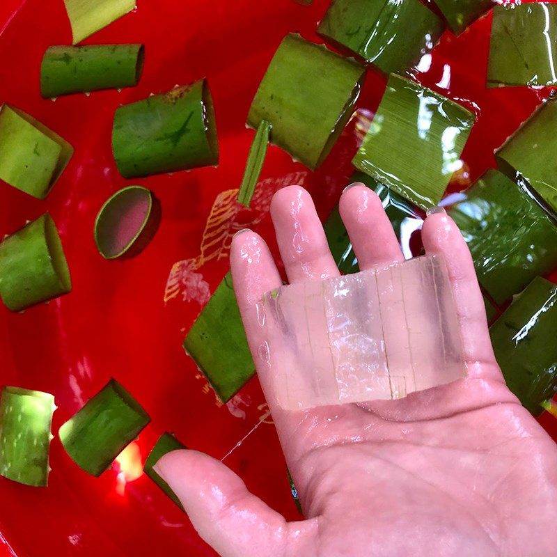 Step 1 Preparing aloe vera for Aloe Vera Honey Juice