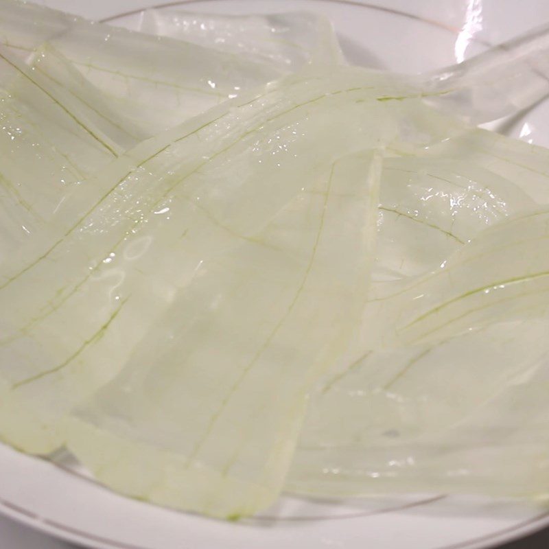 Step 2 Preparing aloe vera Aloe vera black bean dessert