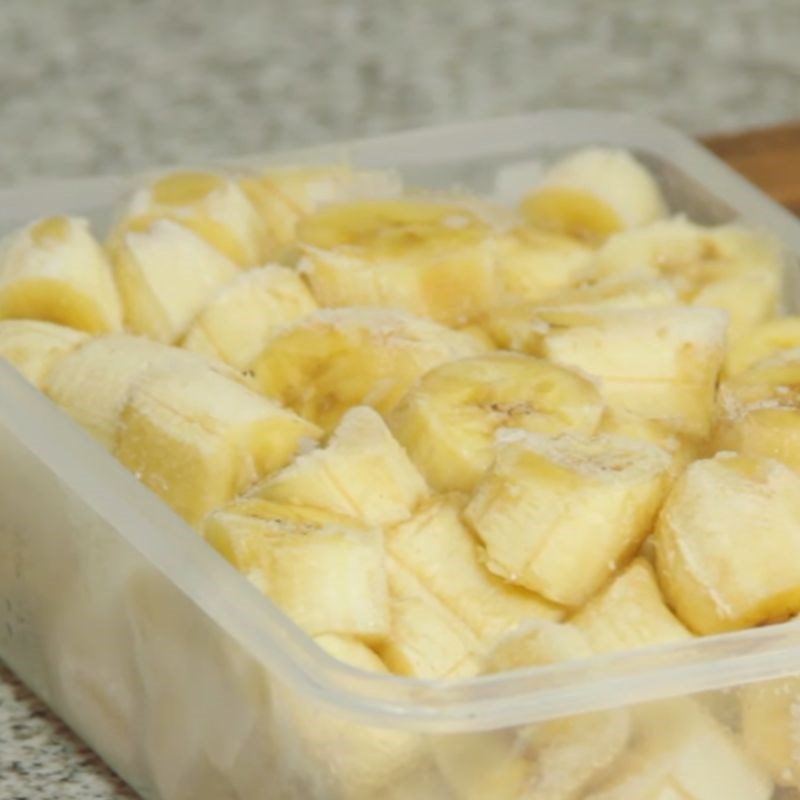 Step 1 Prepare the pear and banana Pear Banana Smoothie