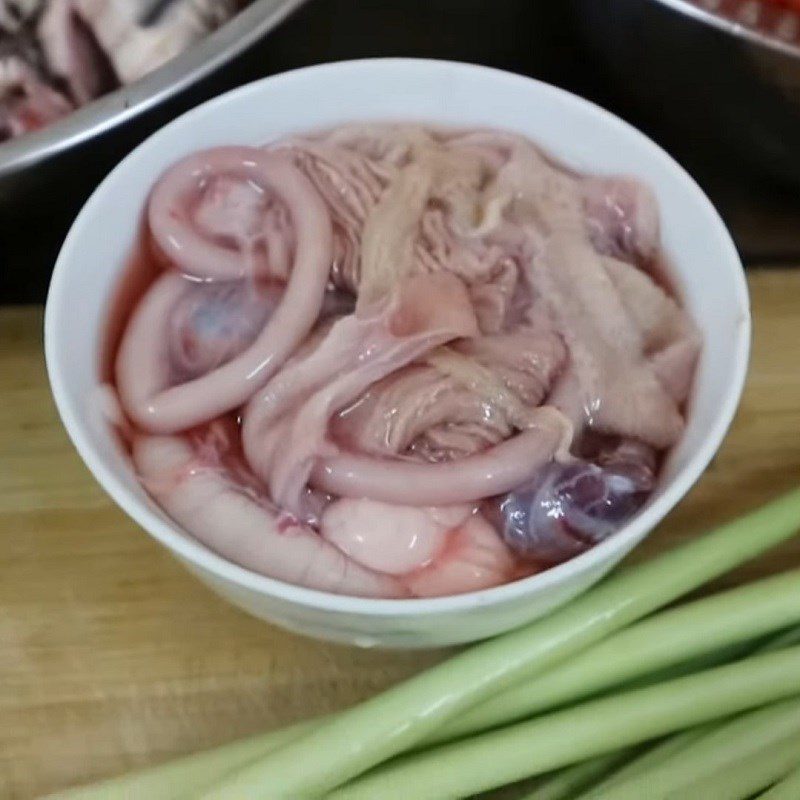 Step 1 Prepare the Snake for Snake Hotpot with Lemongrass