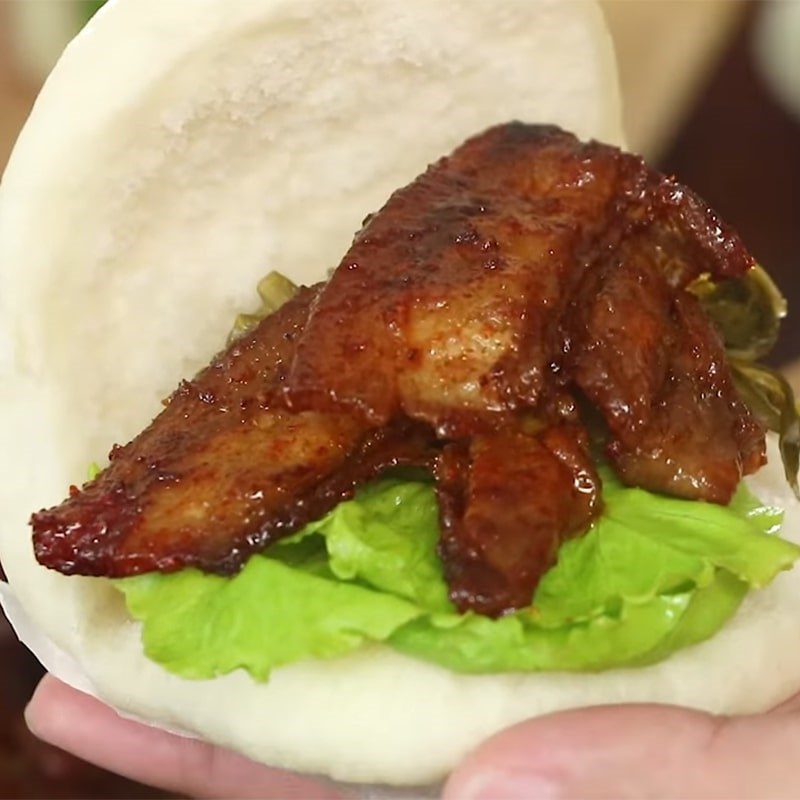 Step 4 Prepare side vegetables and presentation Taiwanese meat buns