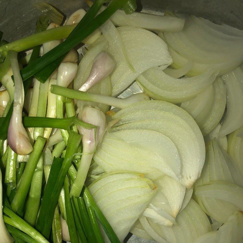 Step 2 Prepare vegetables for seafood pancake (recipe shared by users)