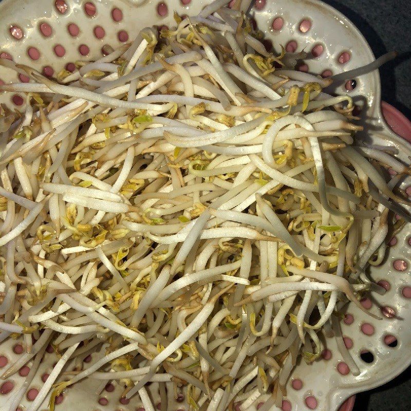 Step 2 Prepare vegetables for seafood pancake (recipe shared by users)