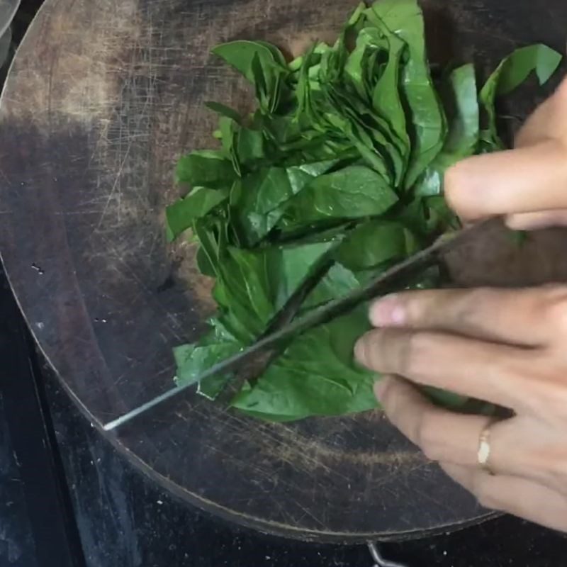 Step 2 Prepare the Malabar spinach Chicken and Malabar Spinach Porridge for weaning