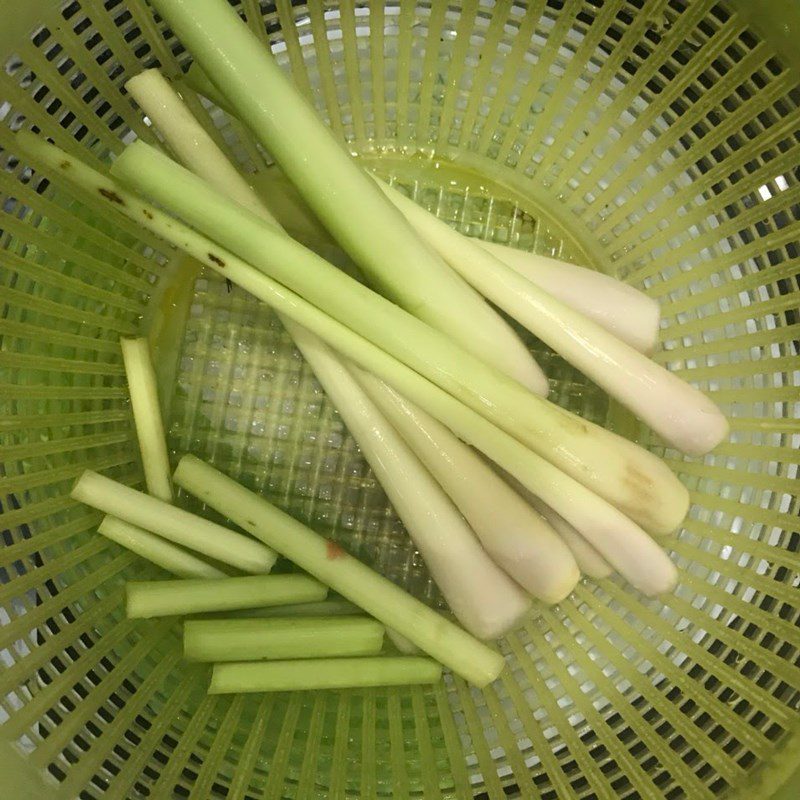 Step 2 Prepare lemongrass Pork wrapped in fried lemongrass