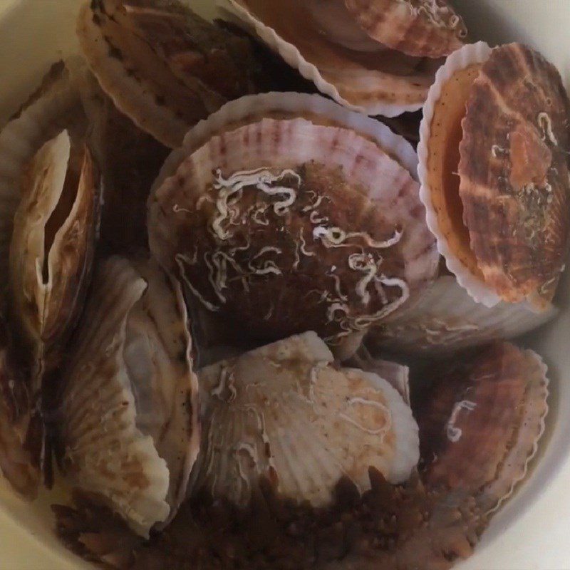 Step 1 Prepare scallops Sea Cucumber and Scallop Porridge