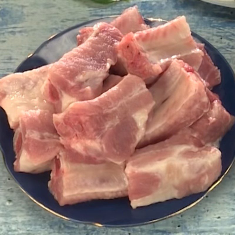 Step 1 Prepare the ribs for Lemon Lemongrass Stir-fried Ribs