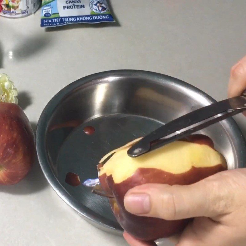 Step 1 Prepare the apples for Apple Kém in a bag