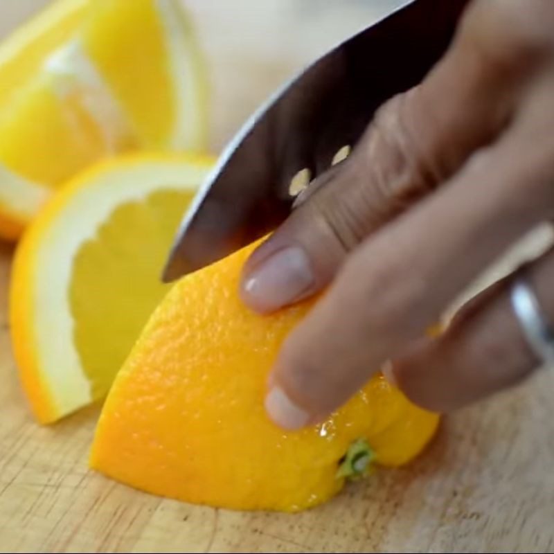 Step 1 Prepare apples and oranges for Apple Orange Detox Water
