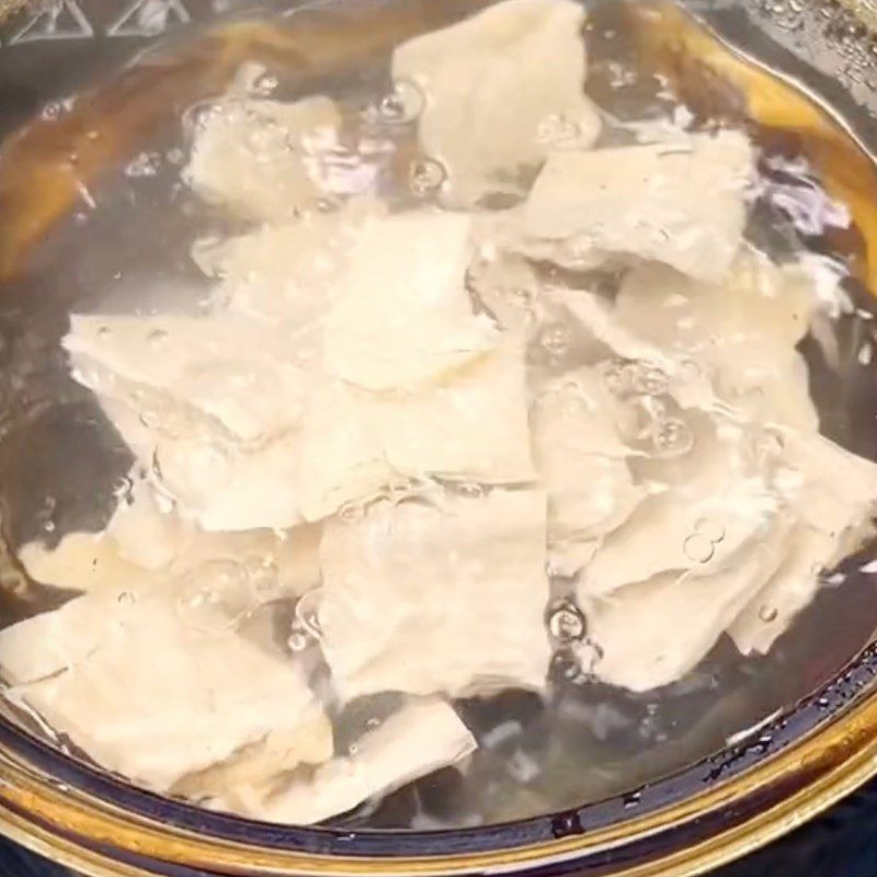 Step 1 Prepare the bean curd skin Vegetarian spring rolls with bean curd skin (Recipe shared by Tiktok Vegetarian Kitchen XANH)