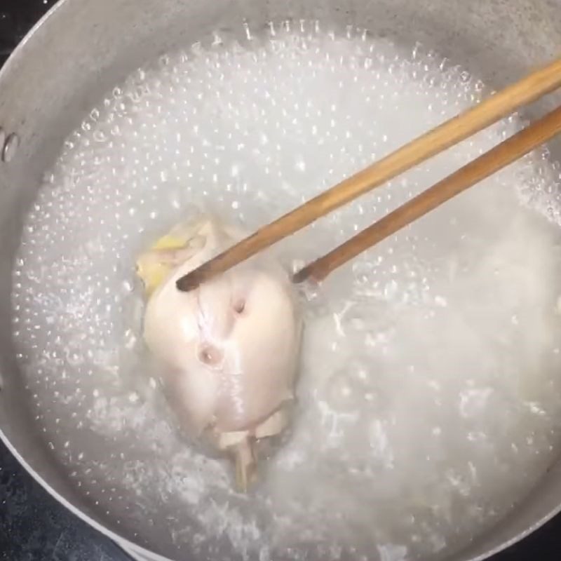 Step 1 Prepare the chicken Chicken and Malabar Spinach Porridge for weaning