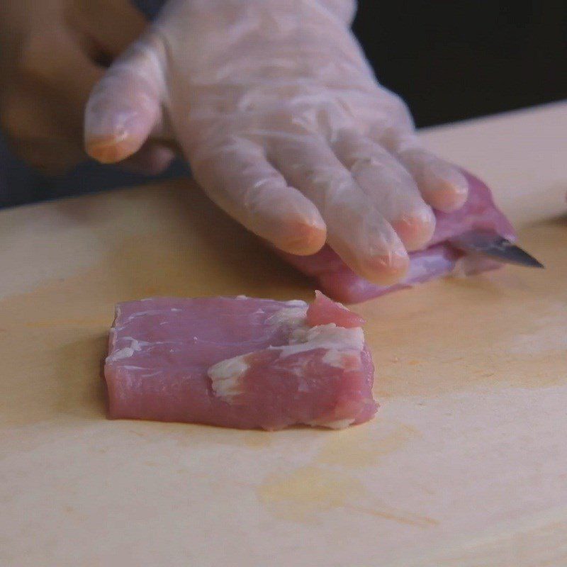 Step 1 Prepare the pork for Stir-fried Udon Noodles