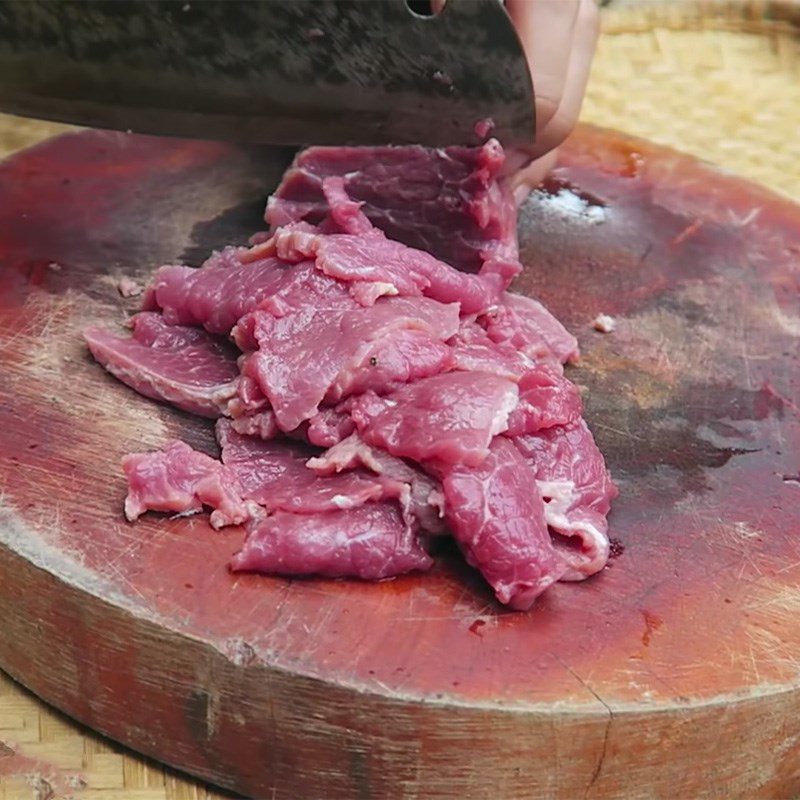 Step 1 Prepare buffalo meat Stir-fried buffalo meat with onions