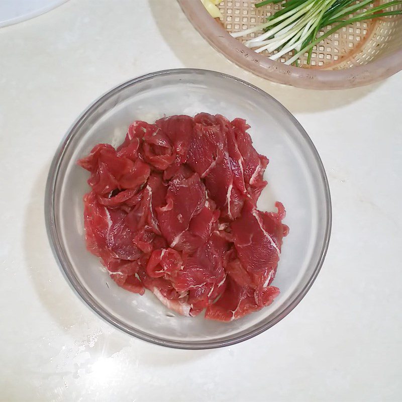 Step 1 Preparing buffalo meat Buffalo meat stir-fried with onions