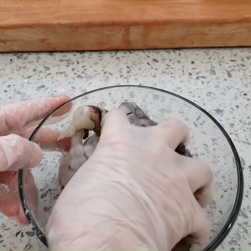 Step 1 Prepare shrimp for Phan Thiet tapioca cake