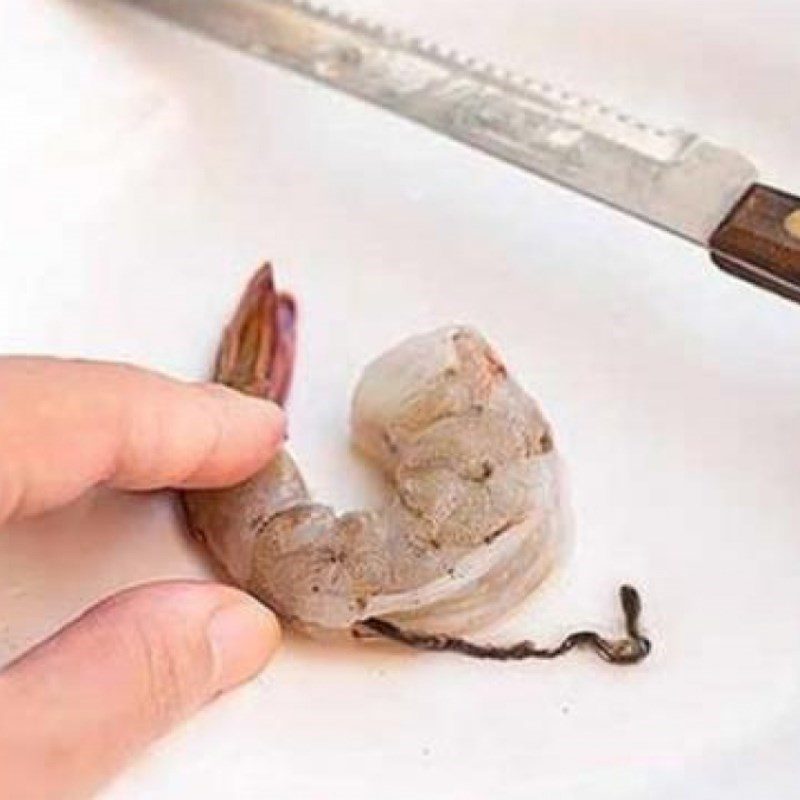 Step 1 Prepare the shrimp for Sour Shrimp Soup with Coconut Heart