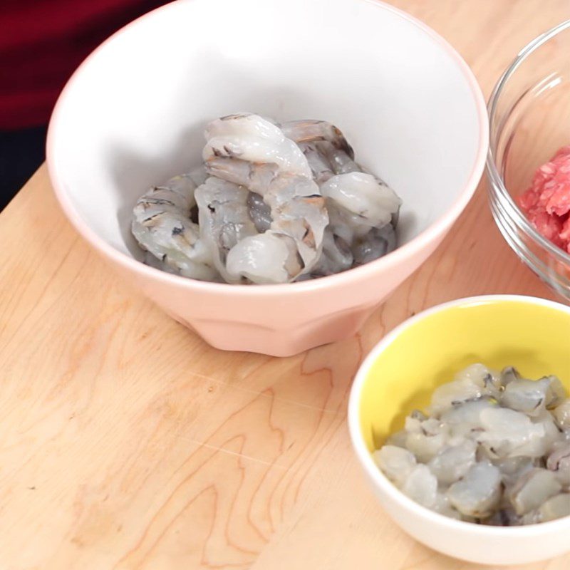 Step 1 Prepare shrimp for shrimp and pork meatballs