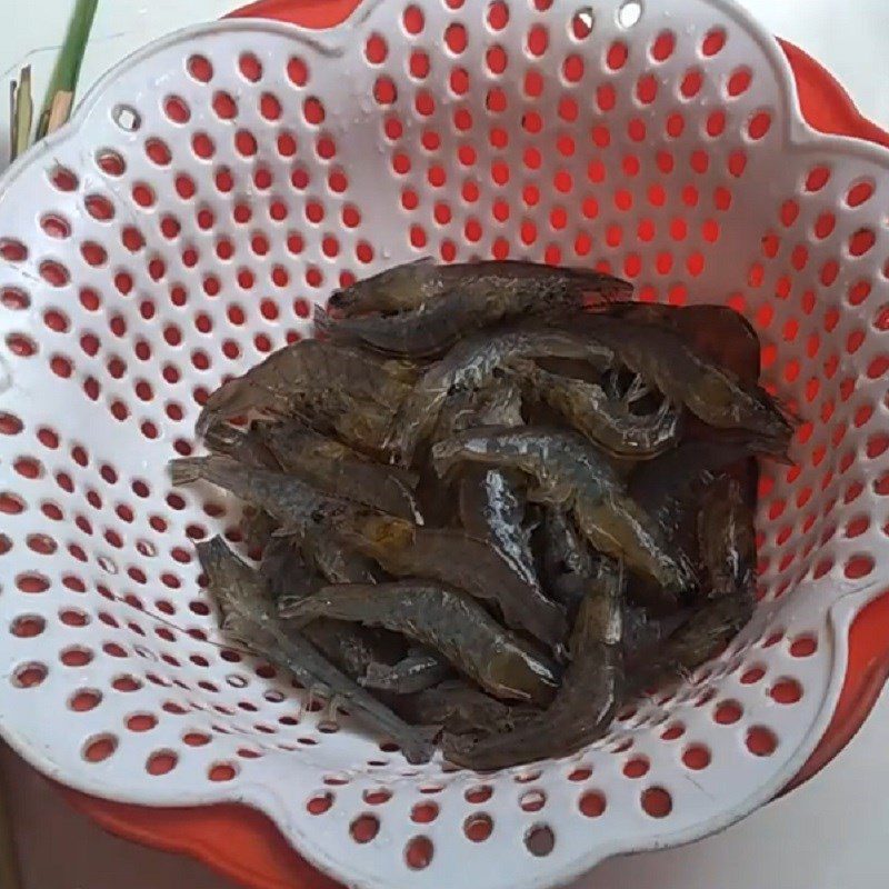 Step 1 Prepare the Shrimp for Steamed Shrimp with Ginger