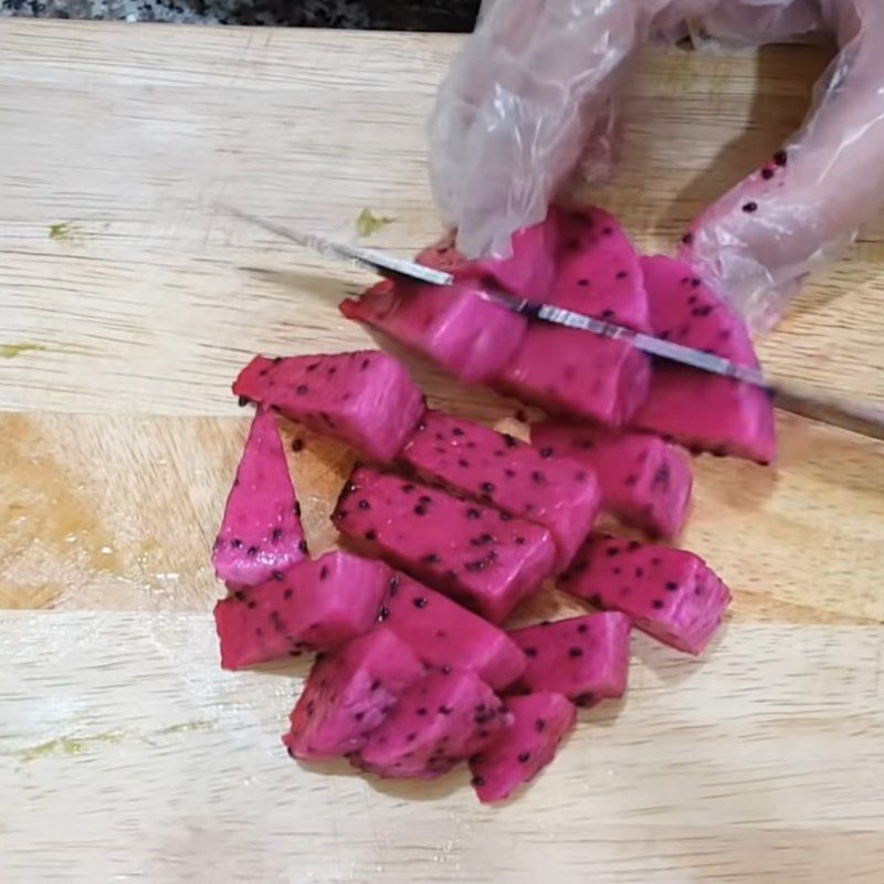 Step 3 Prepare the fruit Yogurt ice cream with coconut milk