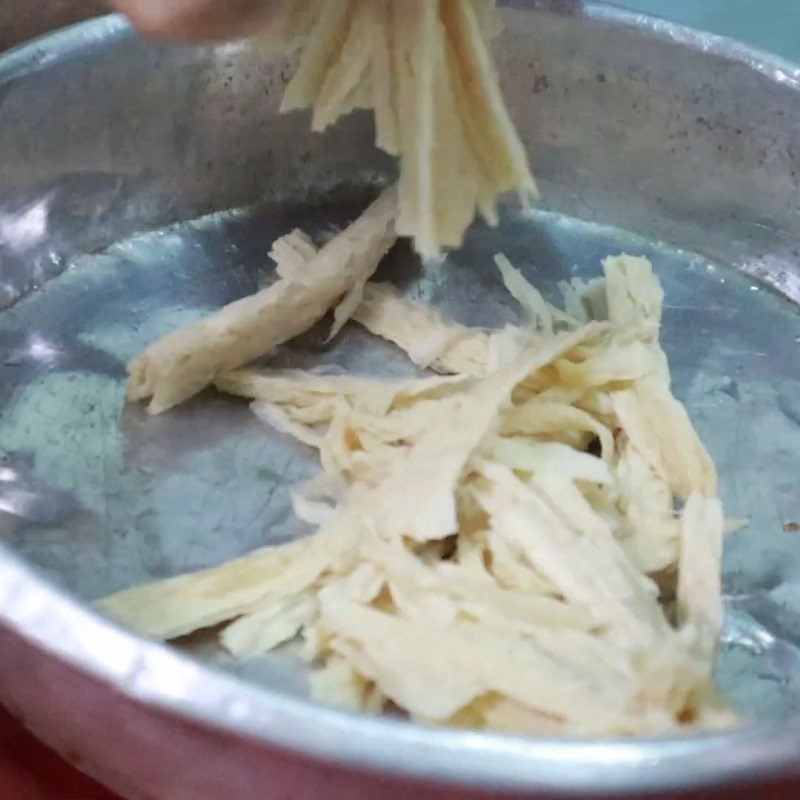 Step 2 Prepare and fry the vegetarian short ribs for Young Tamarind Salad with Vegetarian Short Ribs