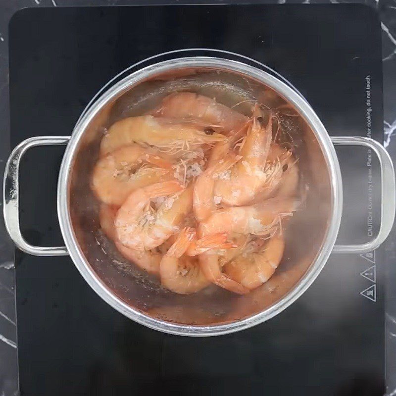 Step 1 Prepare and steam shrimp Salted steamed shrimp