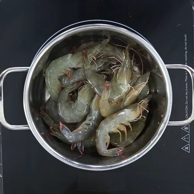 Step 1 Prepare and steam shrimp Salted steamed shrimp