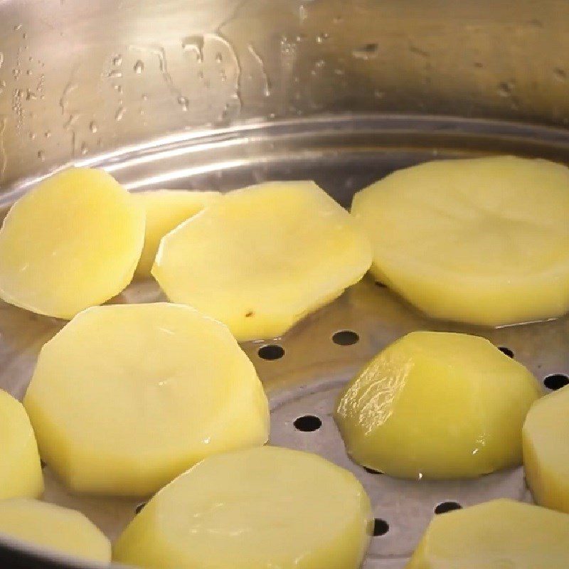 Step 1 Prepare and steam the potatoes Cheesy potato fries