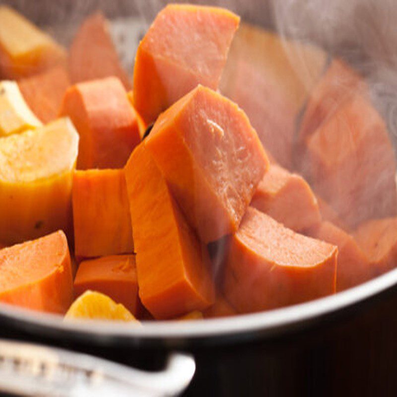 Step 1 Prepare the ingredients for pumpkin carrot smoothie