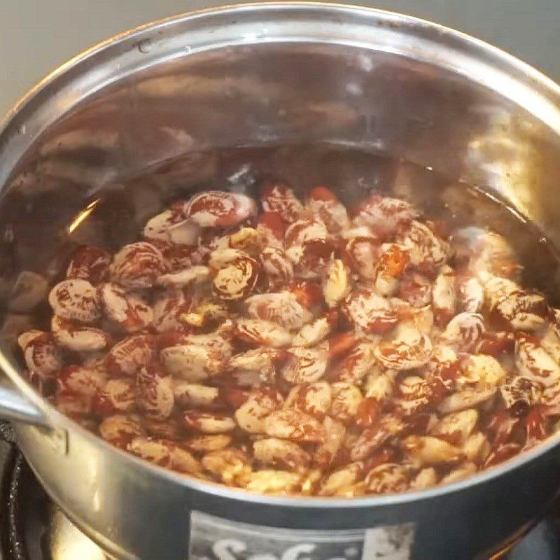 Step 1 Prepare and boil the lotus seeds for Lotus Seed Sweet Soup