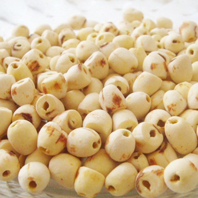 Step 2 Prepare and boil the lotus seeds for Lotus Seed Sweet Soup