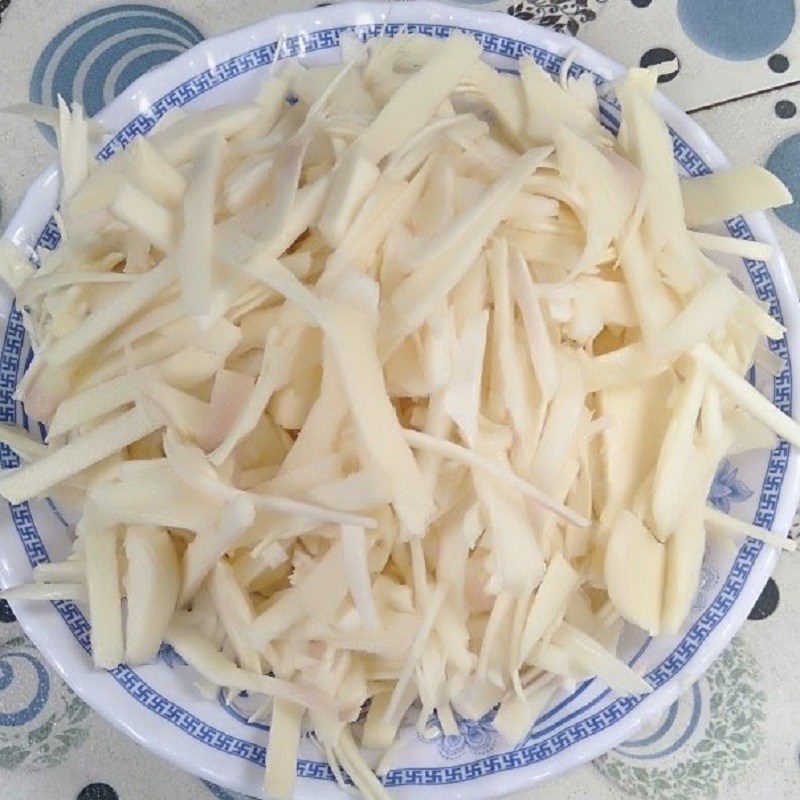Step 2 Prepare and Boil the Bamboo Shoots Stir-fried Frog with Bamboo Shoots