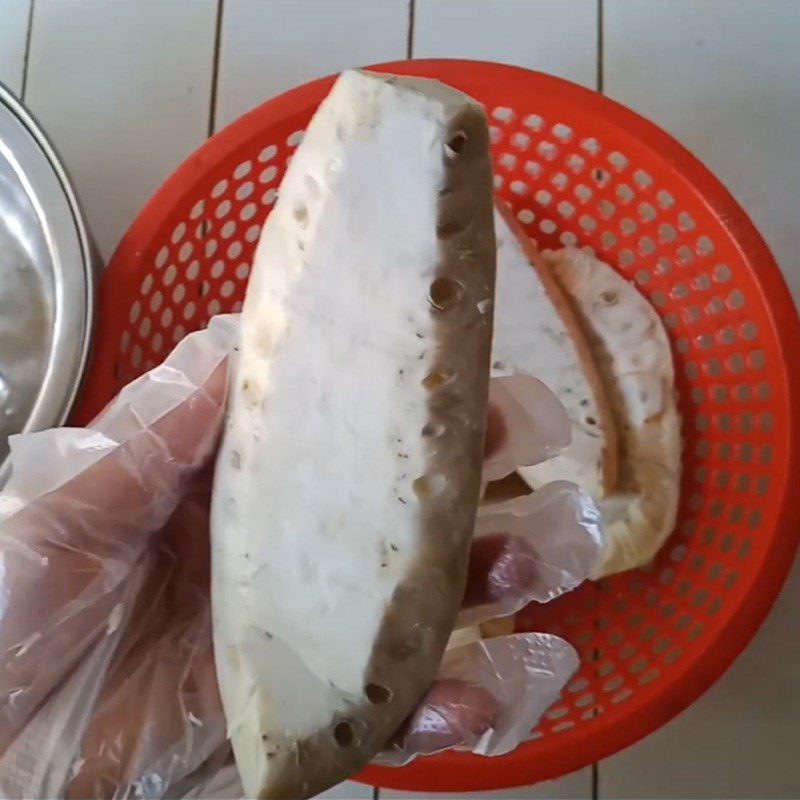 Step 1 Preliminary processing and boiling green jackfruit for Green Jackfruit mixed with shrimp and meat from Da Nang