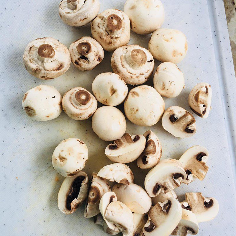 Step 1 Prepare the ingredients for Stir-fried Beef with Mushrooms