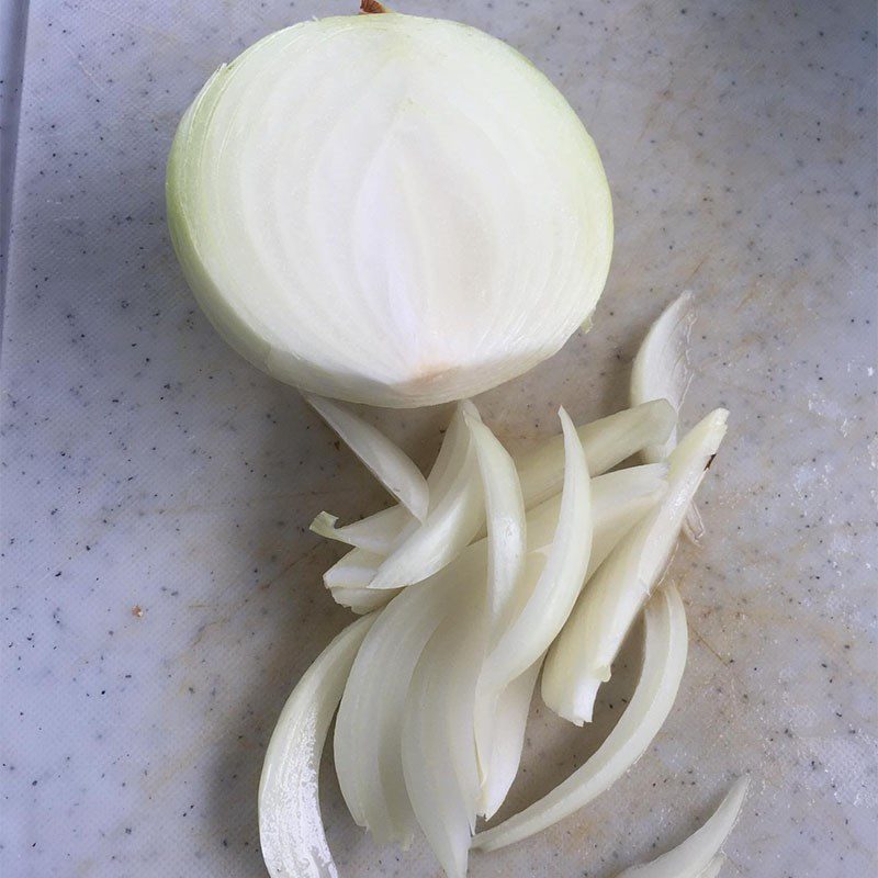 Step 1 Prepare the ingredients for Stir-fried Beef with Mushrooms