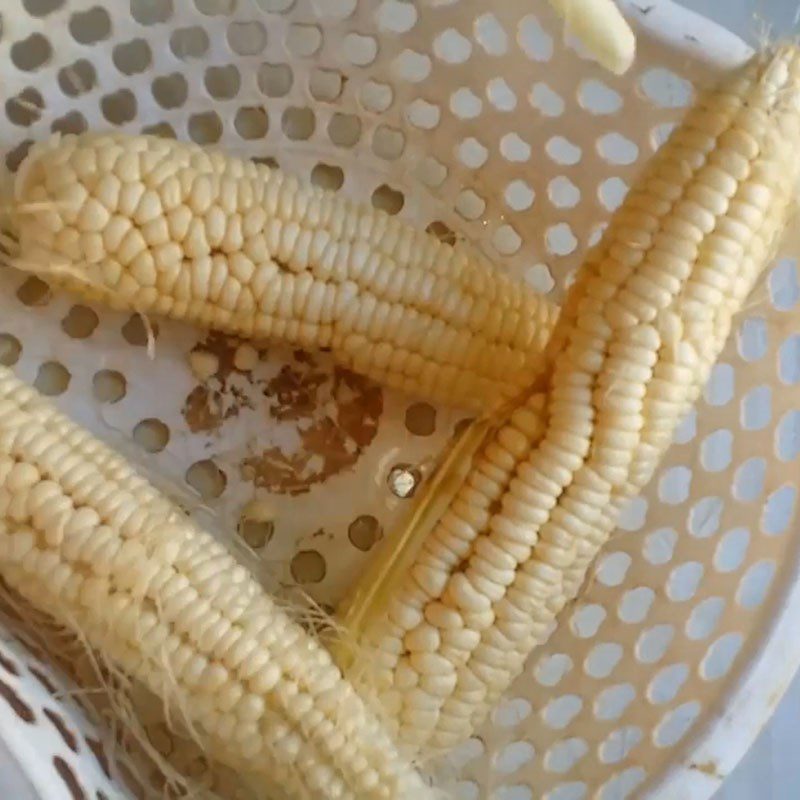 Step 2 Prepare and separate corn kernels Corn bursting black beans