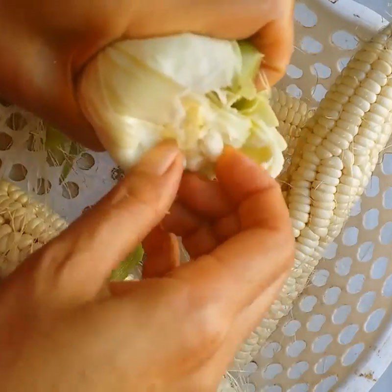 Step 2 Prepare and separate corn kernels Corn bursting black beans