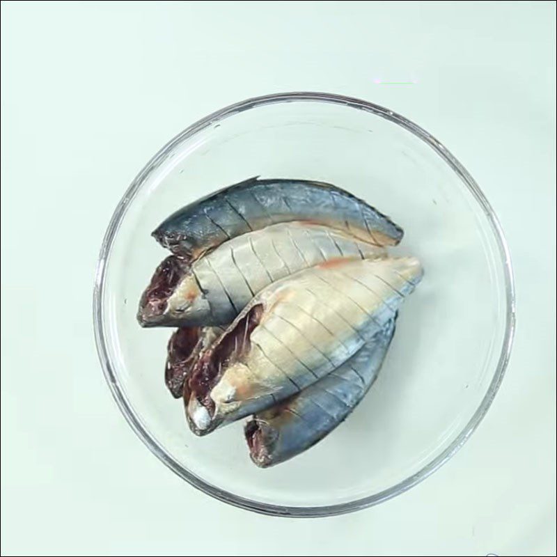 Step 2 Prepare and marinate the fish Mackerel with garlic and chili