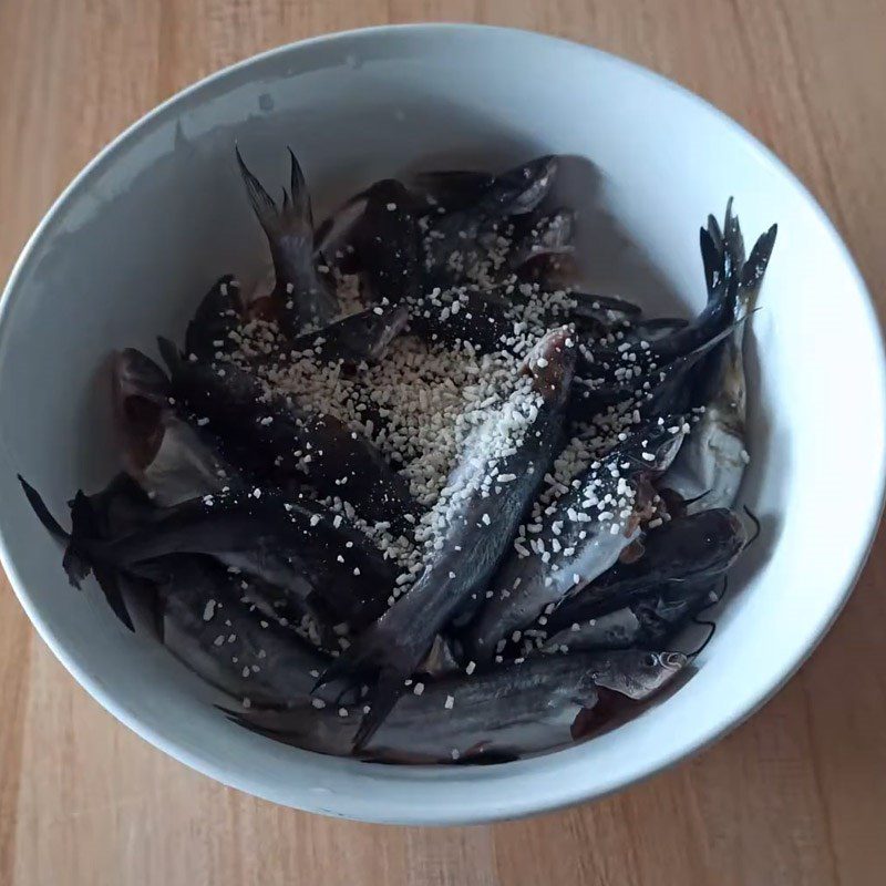 Step 1 Prepare and Marinate the Fish for Sour Fish Soup with Pomelo