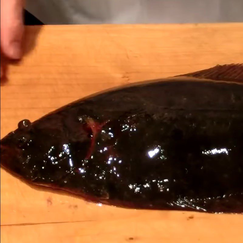 Step 1 Prepare the flatfish Steamed Flatfish with Soy Sauce