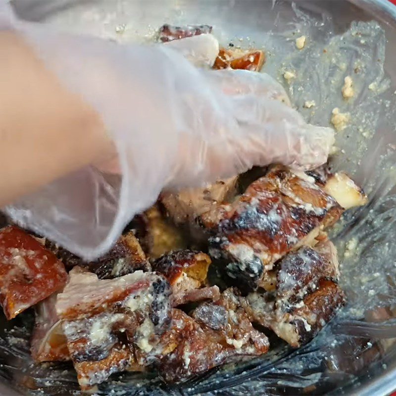 Step 1 Prepare and marinate roasted pork with fermented tofu for roasted pork hotpot