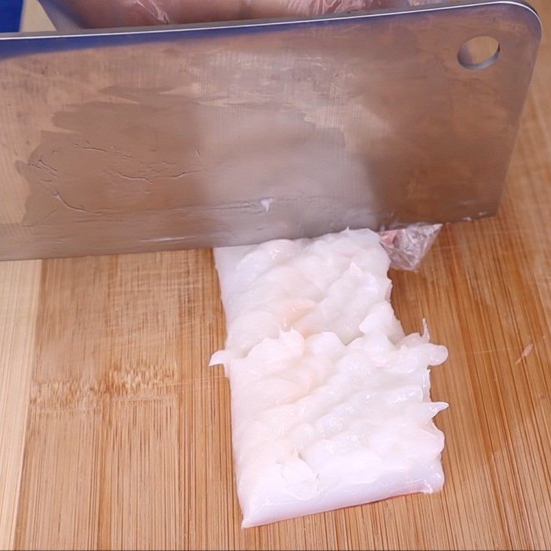 Step 1 Prepare and Marinate the Squid for Spicy Squid Hotpot