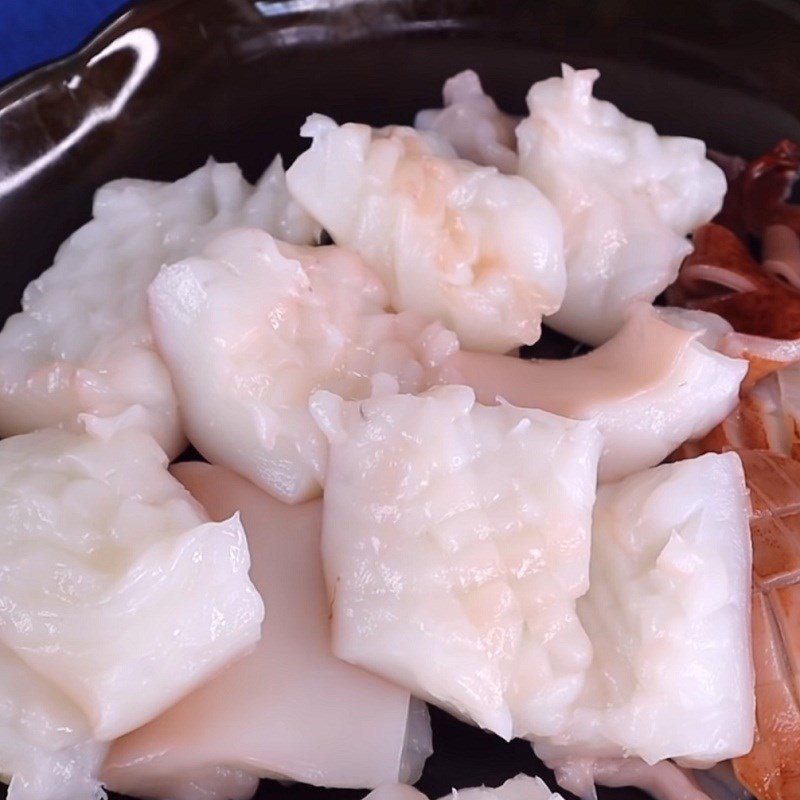 Step 1 Prepare and Marinate the Squid for Spicy Squid Hotpot