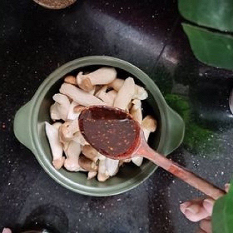 Step 1 Prepare and marinate chicken drumstick mushrooms Chicken Drumstick Mushrooms with Soy Sauce