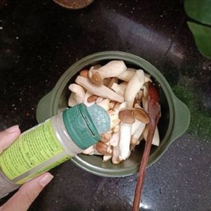 Step 1 Prepare and marinate chicken drumstick mushrooms Chicken Drumstick Mushrooms with Soy Sauce