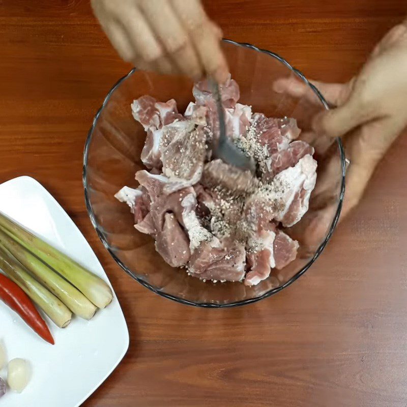 Step 1 Prepare and marinate the pork ribs Stir-fried Ribs with Lemongrass and Chili