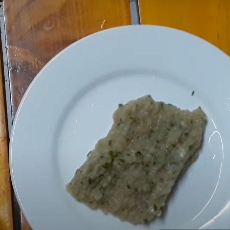 Step 1 Prepare and marinate the chicken for Chicken and Bottle Gourd Porridge