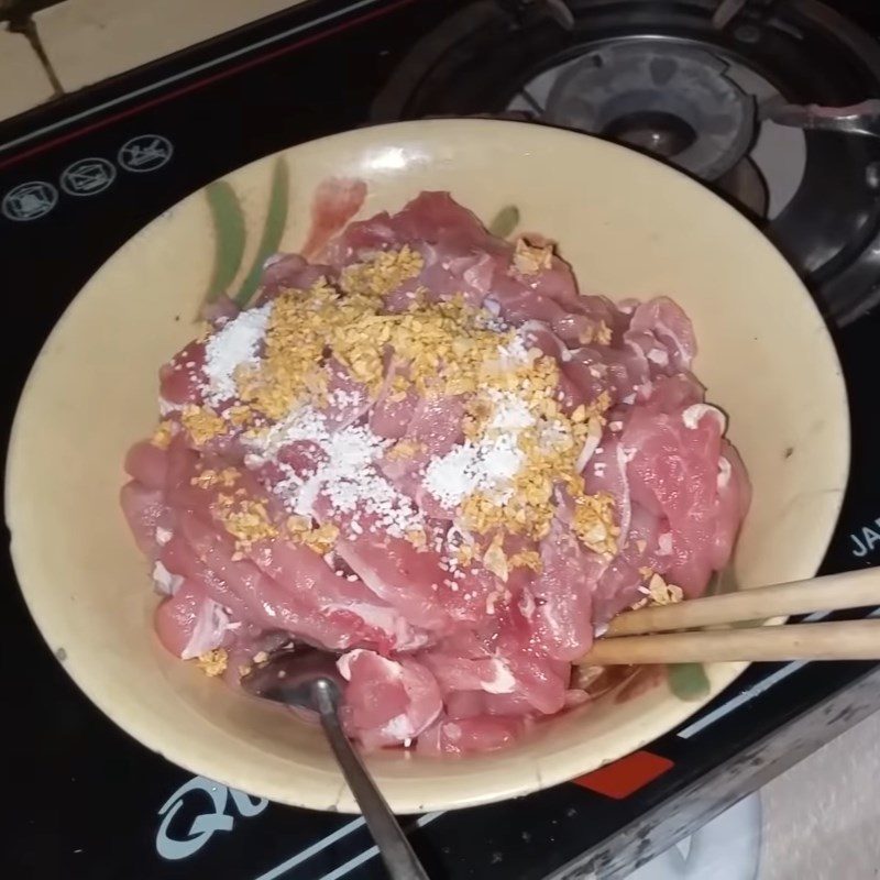 Step 1 Prepare and Marinate the Pork Stir-Fried Pork with Green Starfruit and Banana